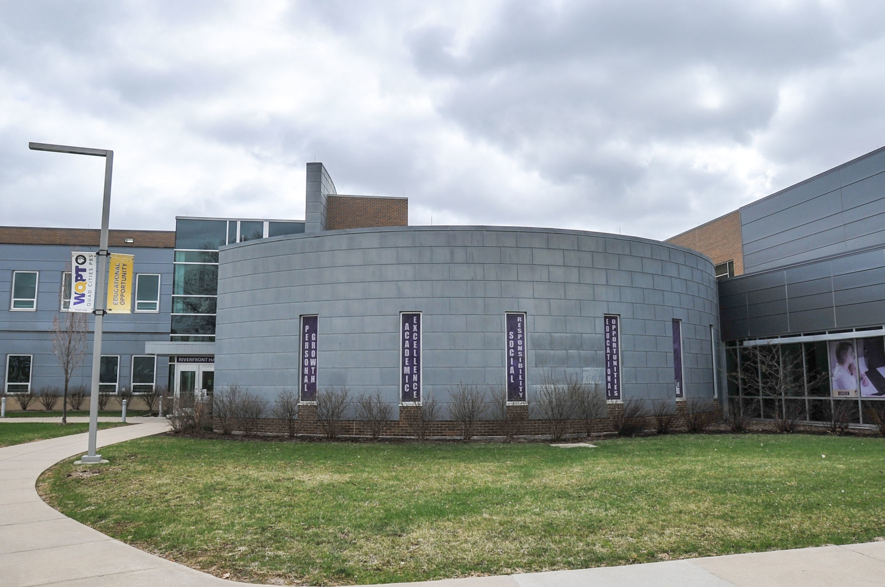042119-qct-big-story-wiu-025a.JPG